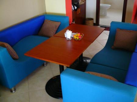 Sofa cafe 42