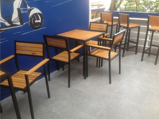 bộ bàn ghế cafe vuvuzela